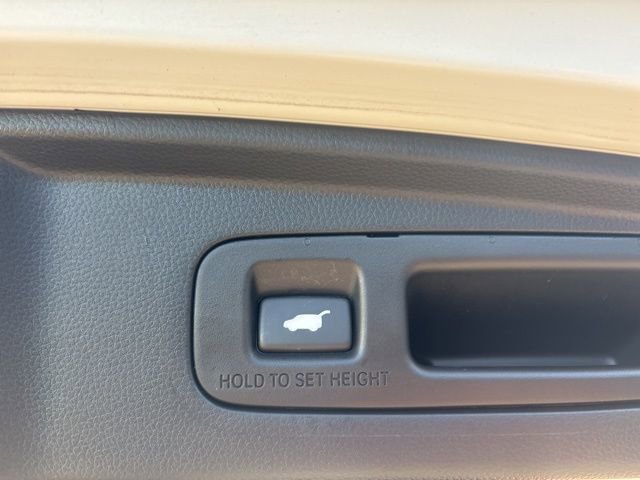 Used 2025 Honda CR-V EX-L image 12
