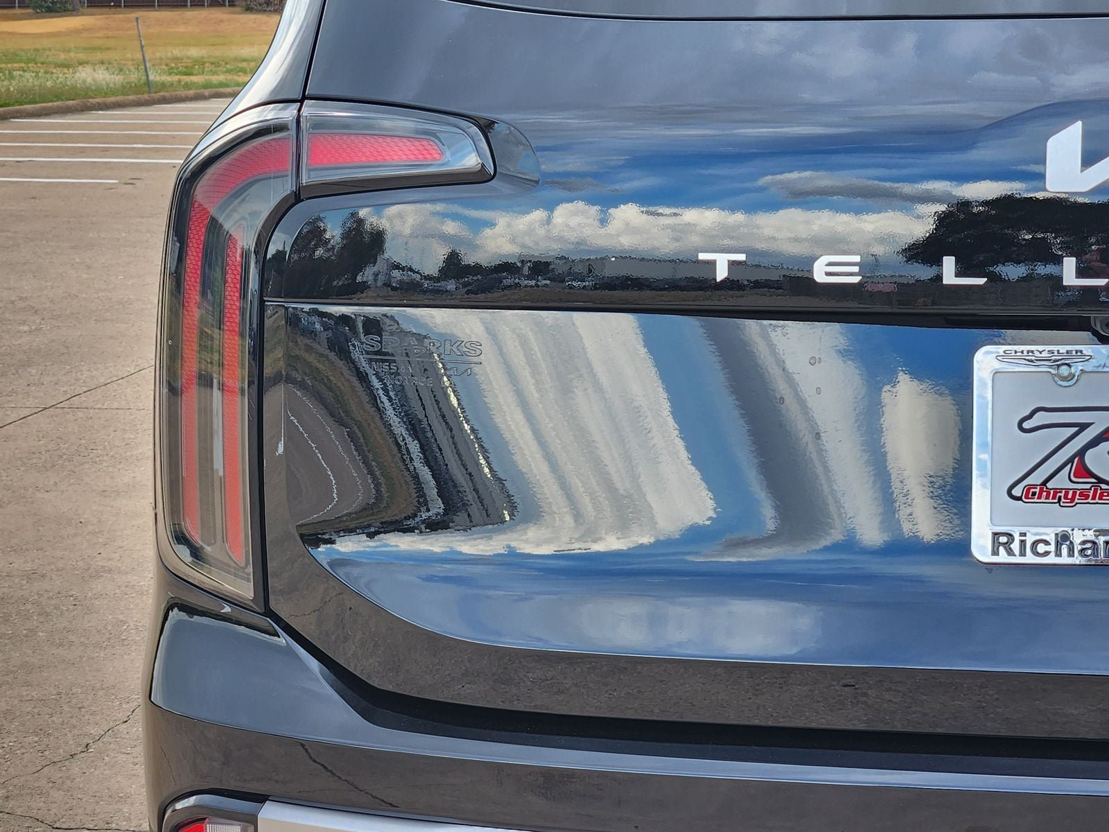 Used 2025 Kia Telluride EX w/ EX Captain's Chair Package FWD image 15