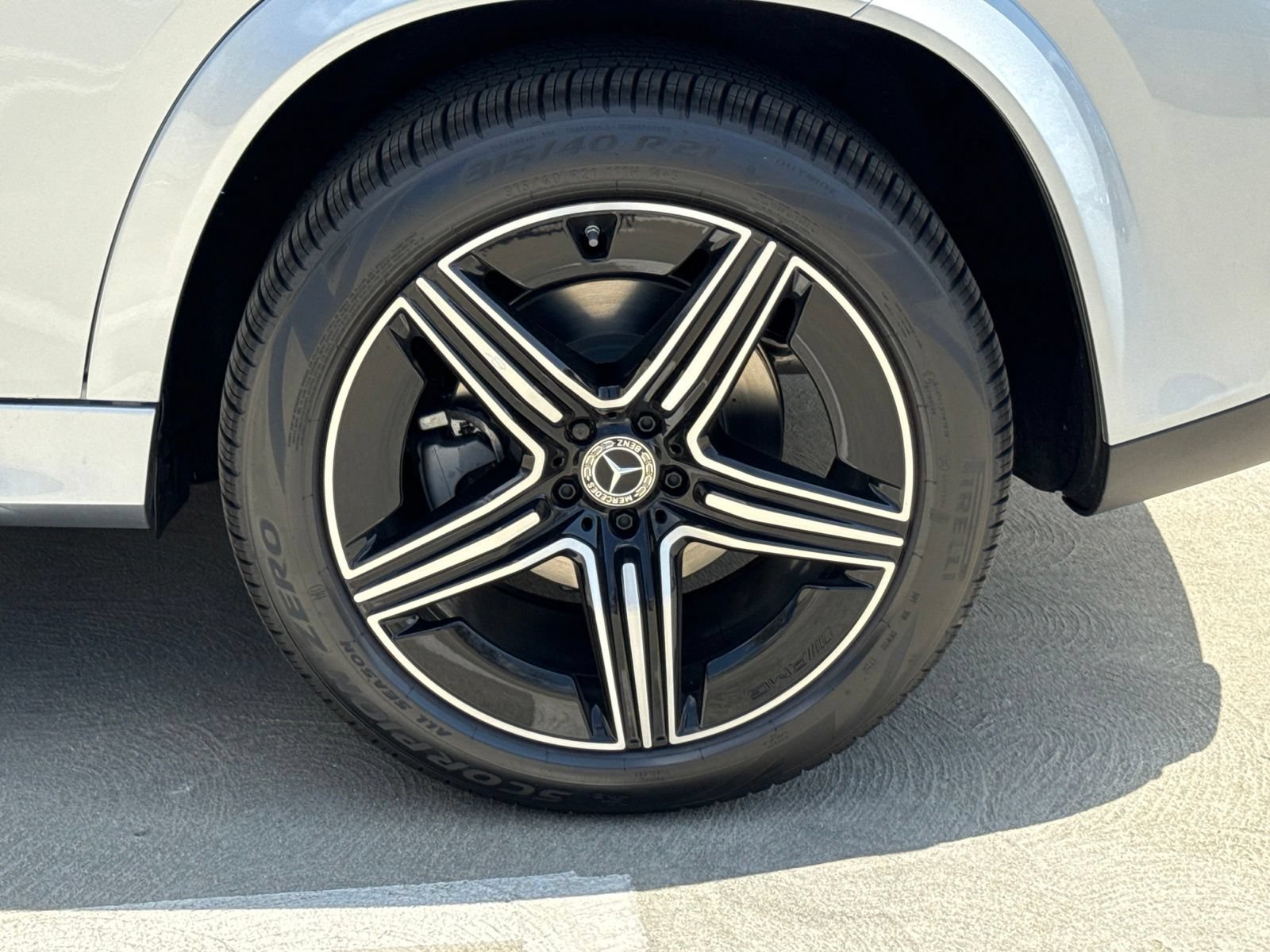 New 2026 Mercedes-Benz GLE 450e 4MATIC image 14