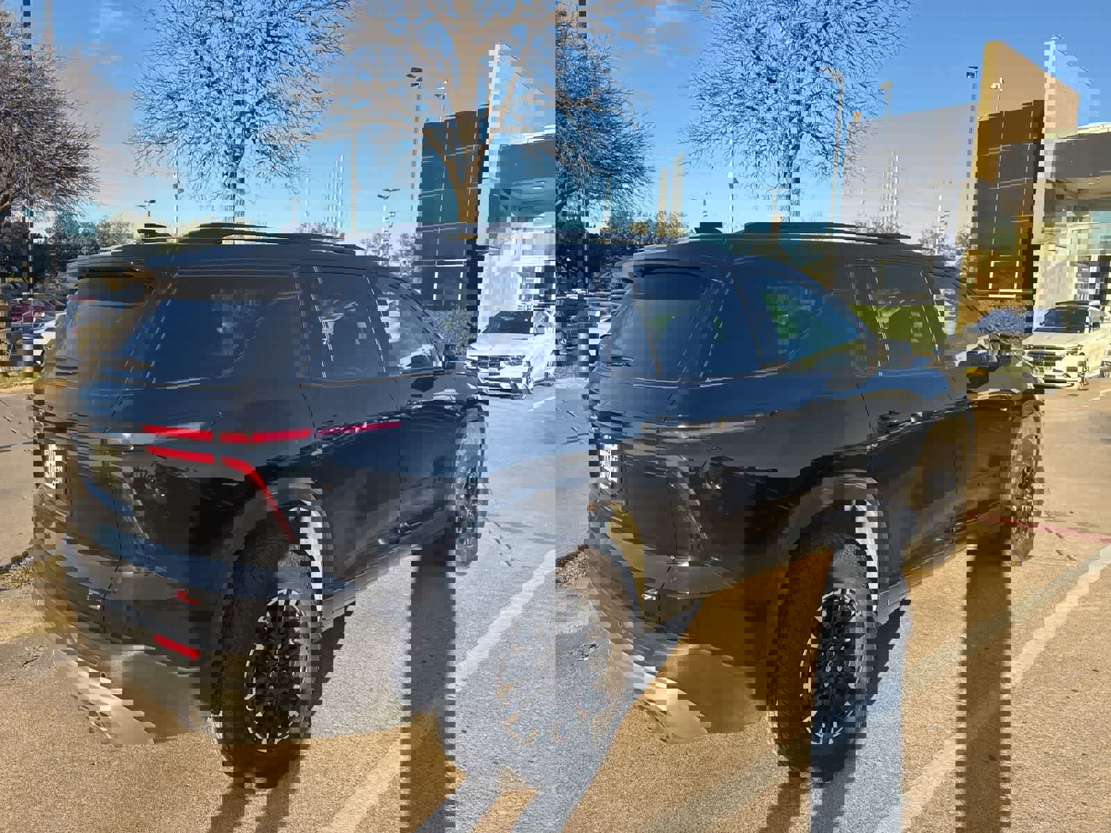 Used 2024 Chevrolet Traverse Z71 w/ Enhanced Driving Package image 4