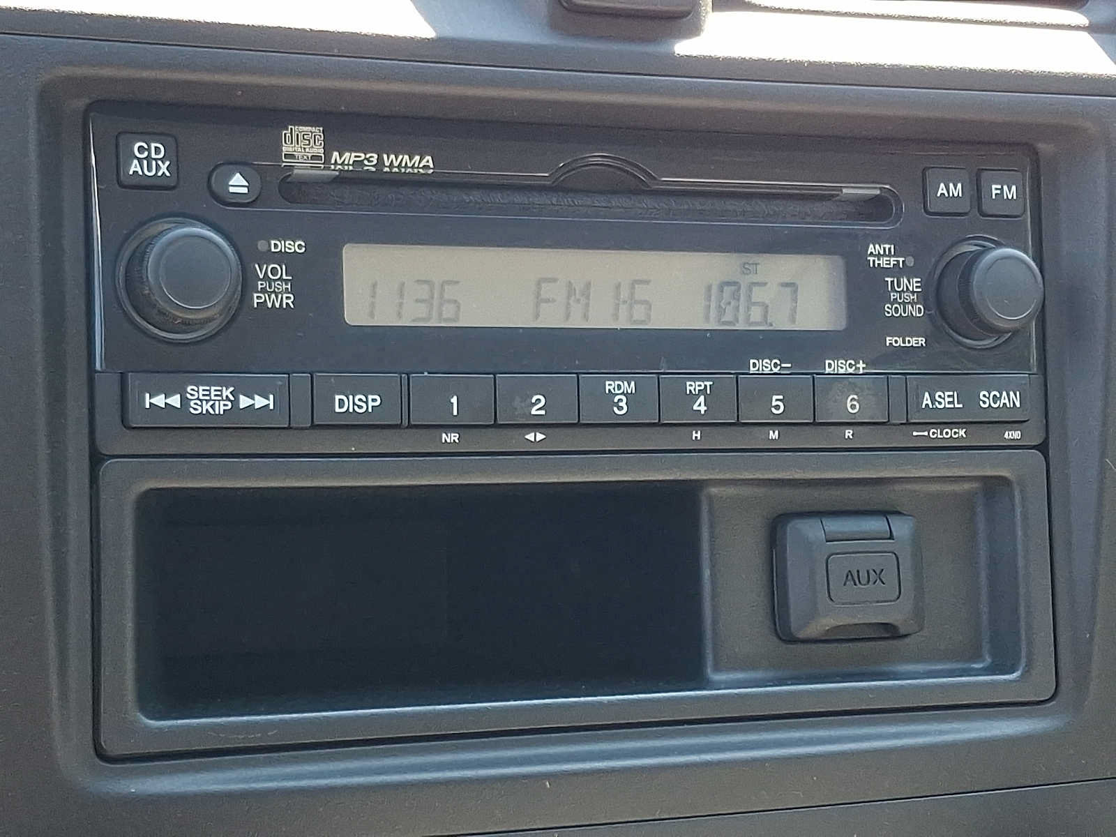 Used 2011 Honda CR-V LX image 16