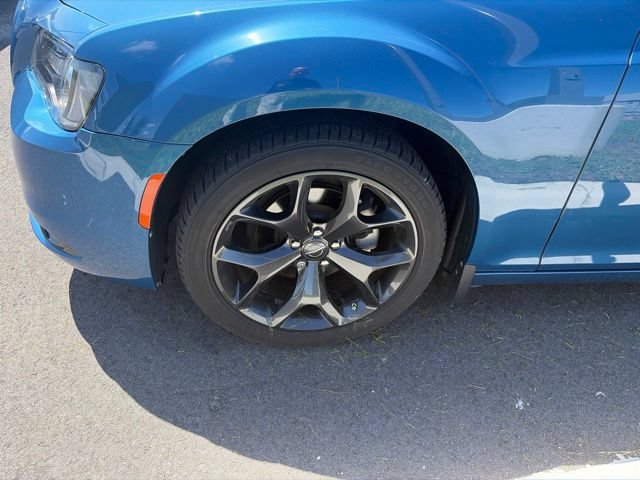 Used 2023 Chrysler 300 Touring w/ Sport Appearance Package RWD image 2