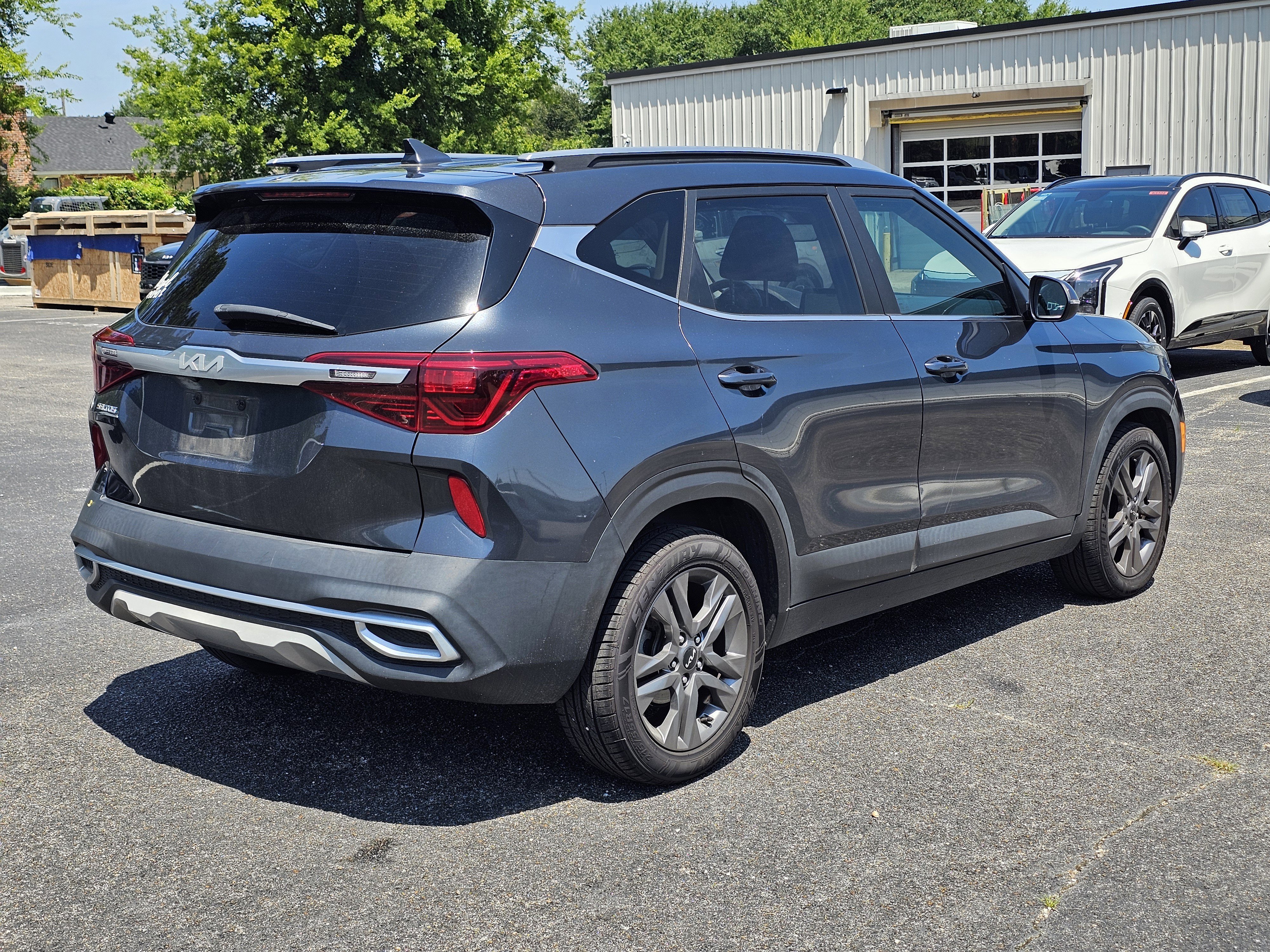 Used 2022 Kia Seltos S FWD image 6