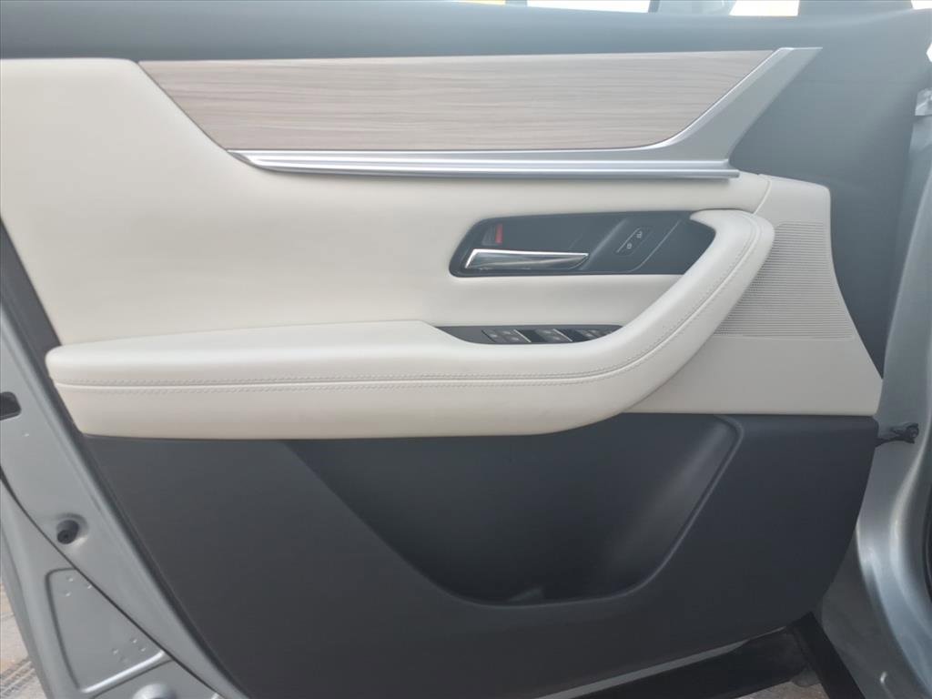 Used 2024 MAZDA CX-90 Plug-In Hybrid w/ Premium Plus image 24