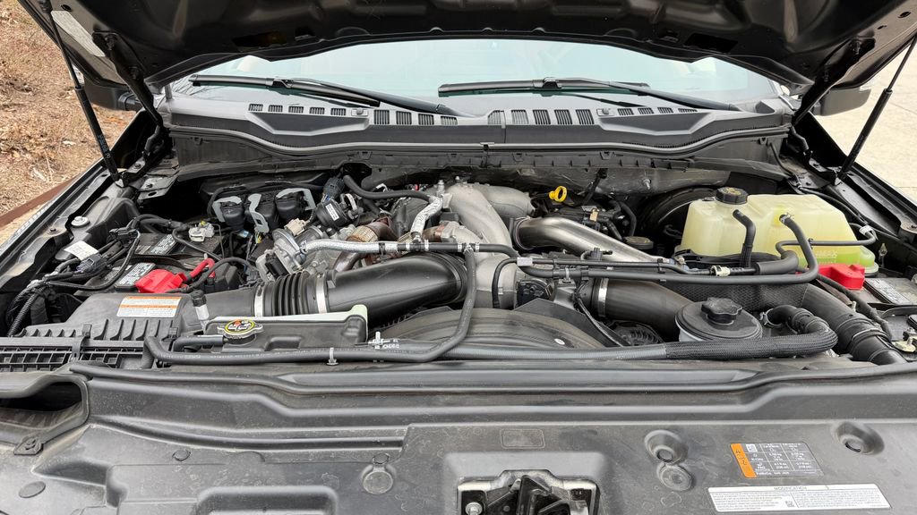 Used 2022 Ford F250 Lariat w/ Black Appearance Package AWD/4WD image 25