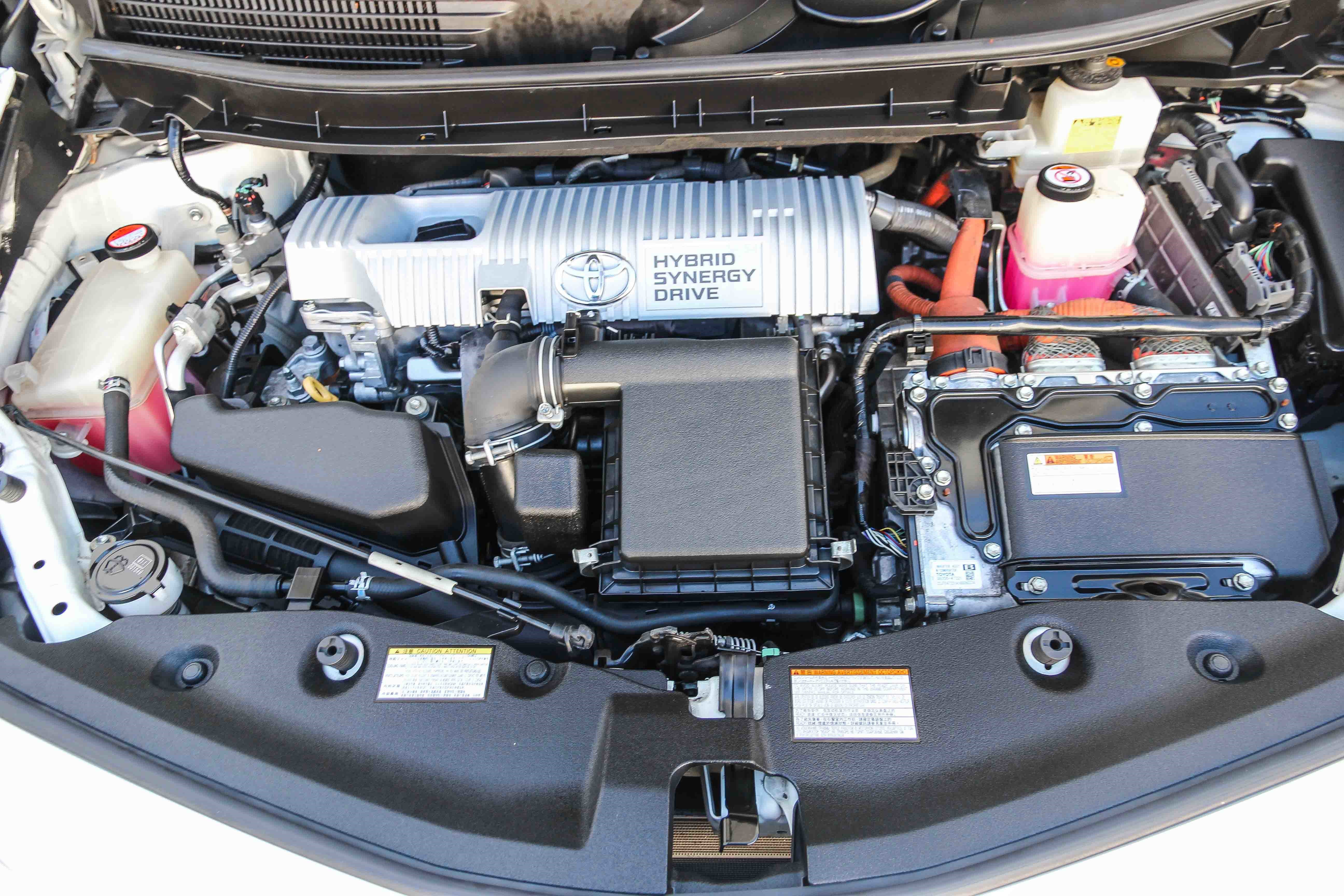 Used 2017 Toyota Prius V Five image 40