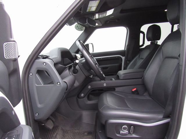 Used 2024 Land Rover Defender 130 X-Dynamic SE image 9