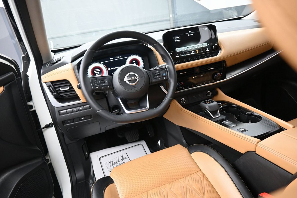 Used 2022 Nissan Rogue Platinum w/ Head-Up Display Package image 15