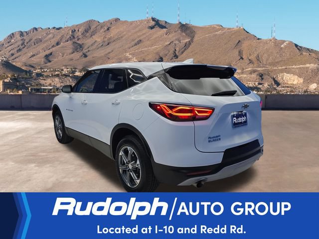 Used 2025 Chevrolet Blazer LT FWD image 3