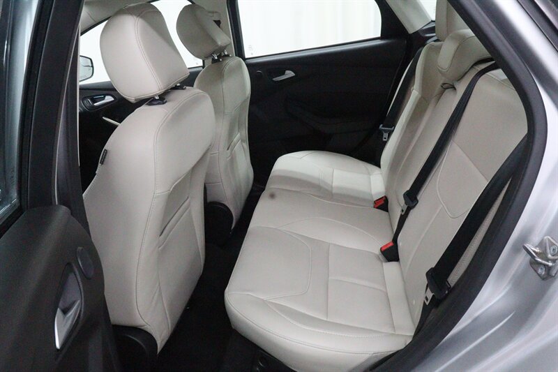 Used 2017 Ford Focus Titanium FWD image 25
