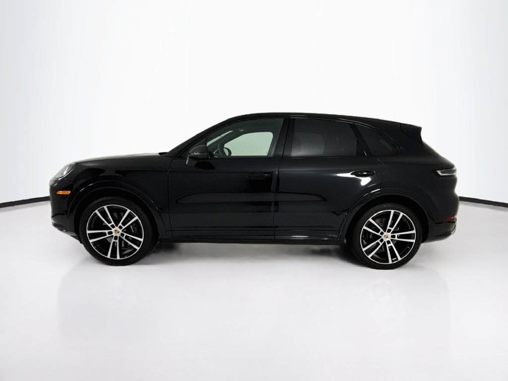 Certified 2025 Porsche Cayenne AWD/4WD image 2