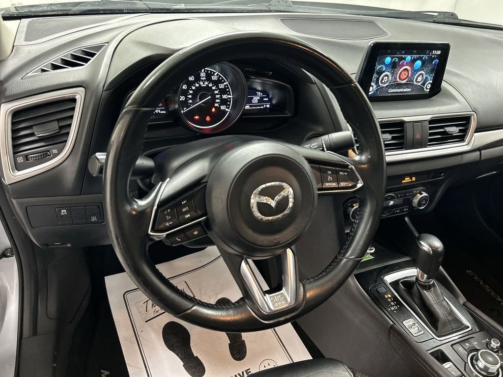 Used 2017 MAZDA MAZDA3 Touring FWD image 4
