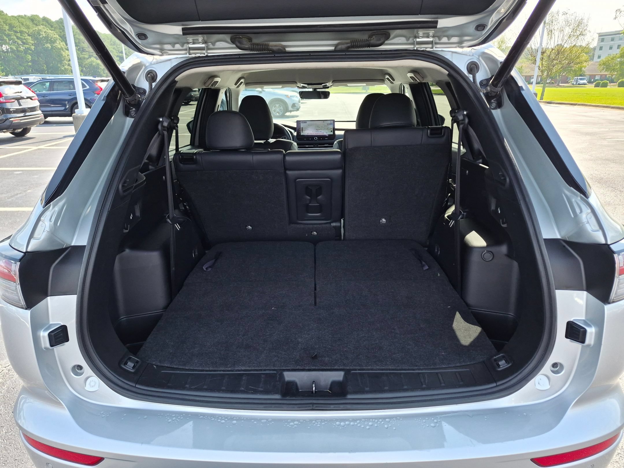 Used 2025 Mitsubishi Outlander AWD image 33