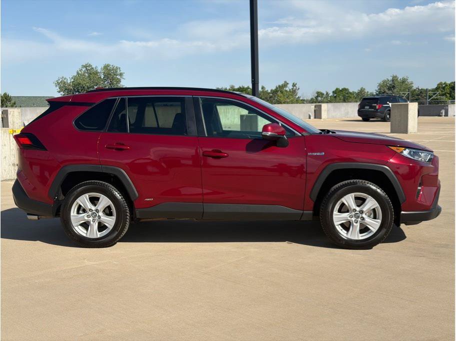 Used 2019 Toyota RAV4 XLE w/ Convenience Package AWD/4WD image 9
