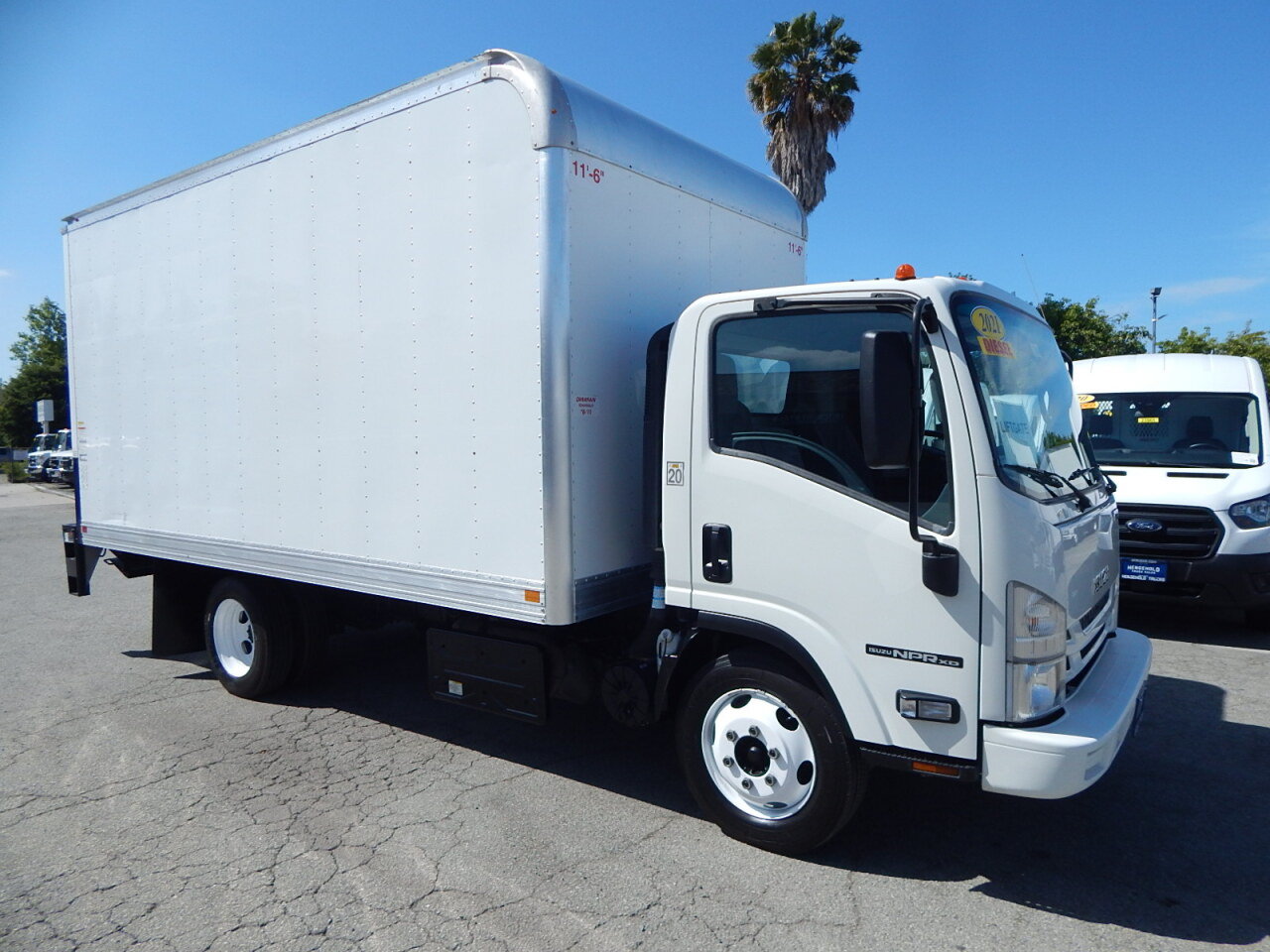 Used 2021 Isuzu NPR RWD image 10
