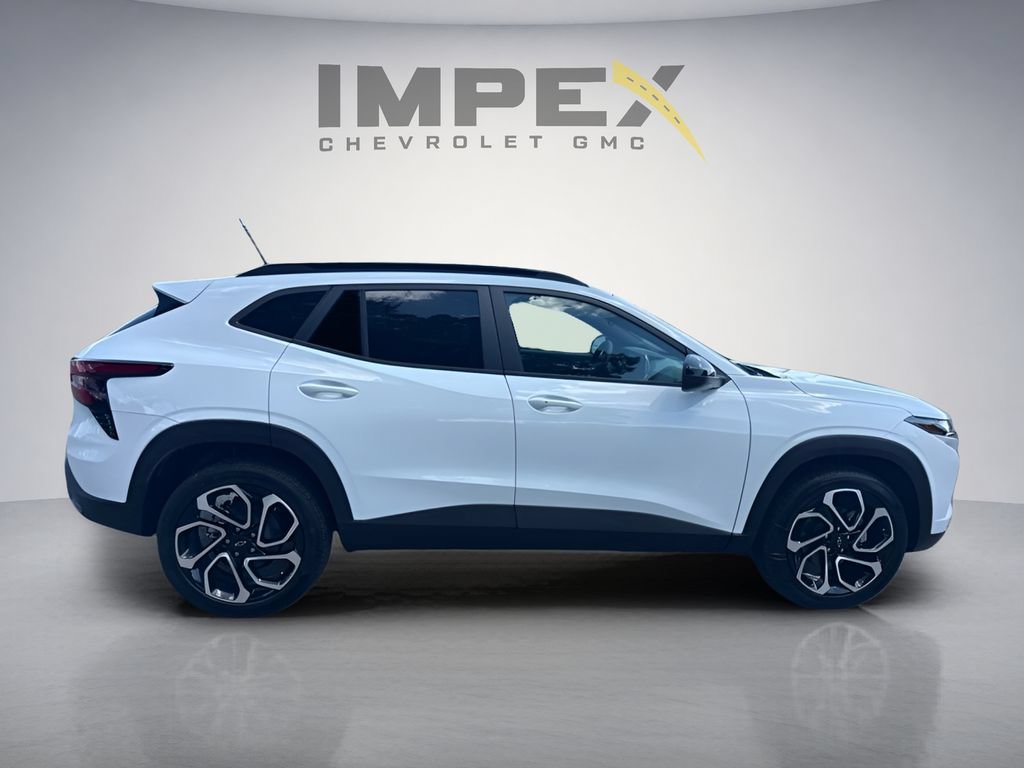 New 2026 Chevrolet Trax RS w/ Sunroof Package FWD image 6