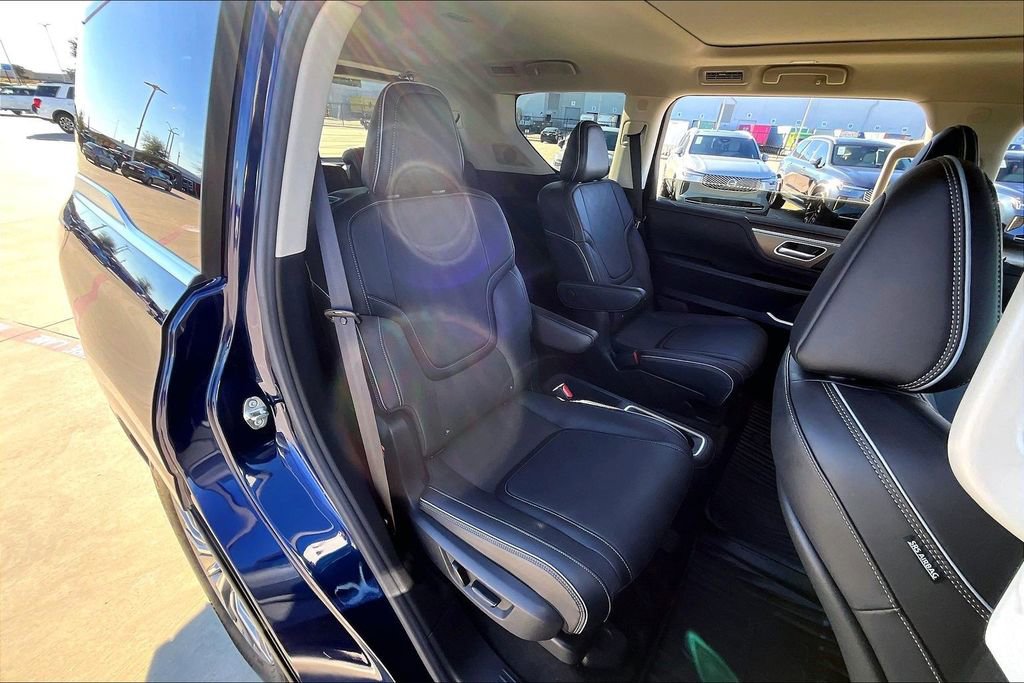 Certified 2025 INFINITI QX80 Luxe image 36