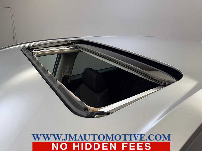 Used 2023 Honda CR-V EX image 11
