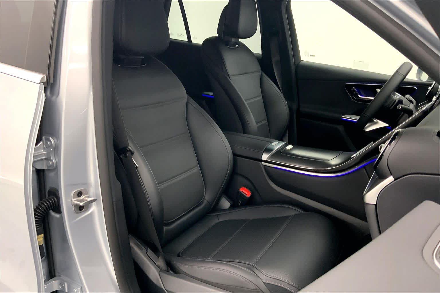New 2026 Mercedes-Benz GLC 300 image 3