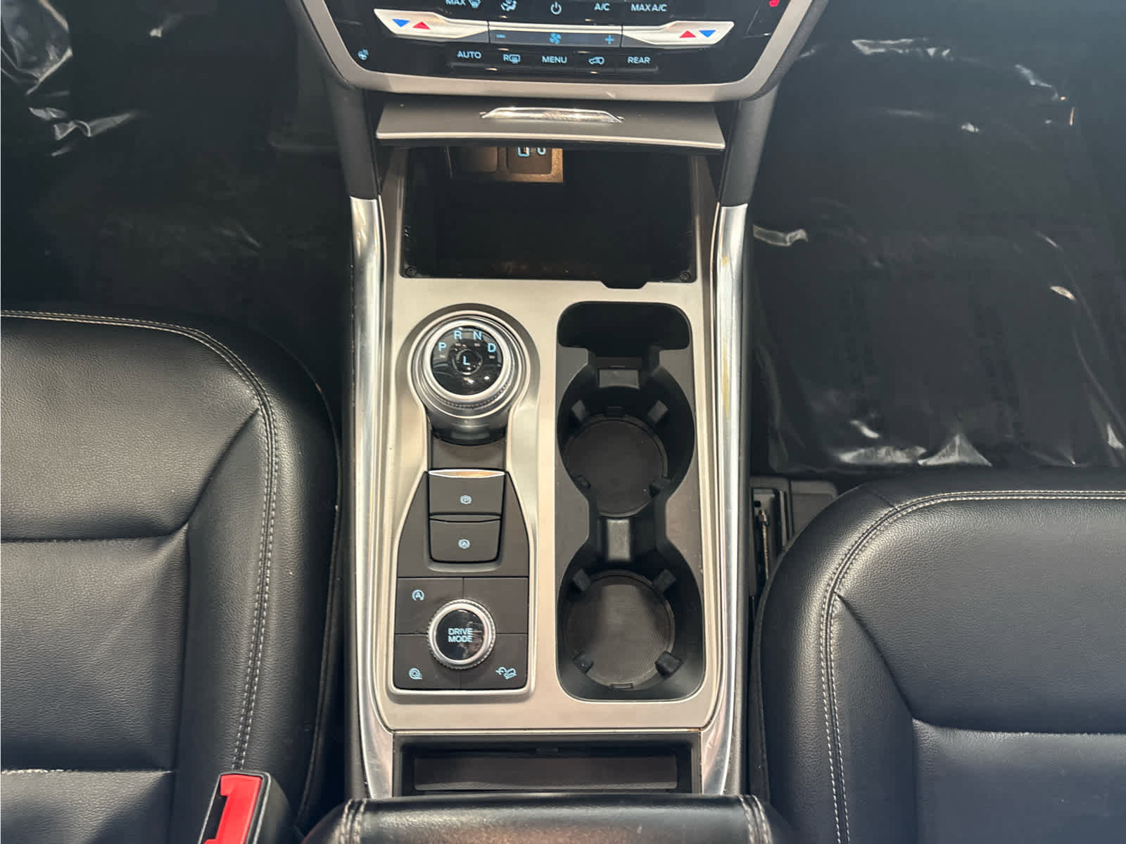 Used 2021 Ford Explorer XLT w/ Equipment Group 202A AWD/4WD image 10