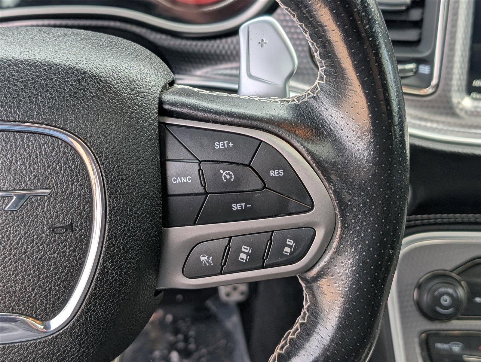 Used 2019 Dodge Challenger SRT Hellcat image 27