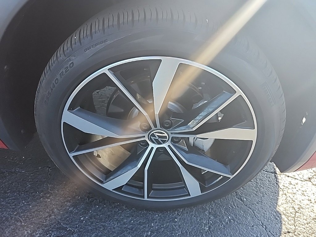 Used 2024 Volkswagen Tiguan SEL R-Line image 10