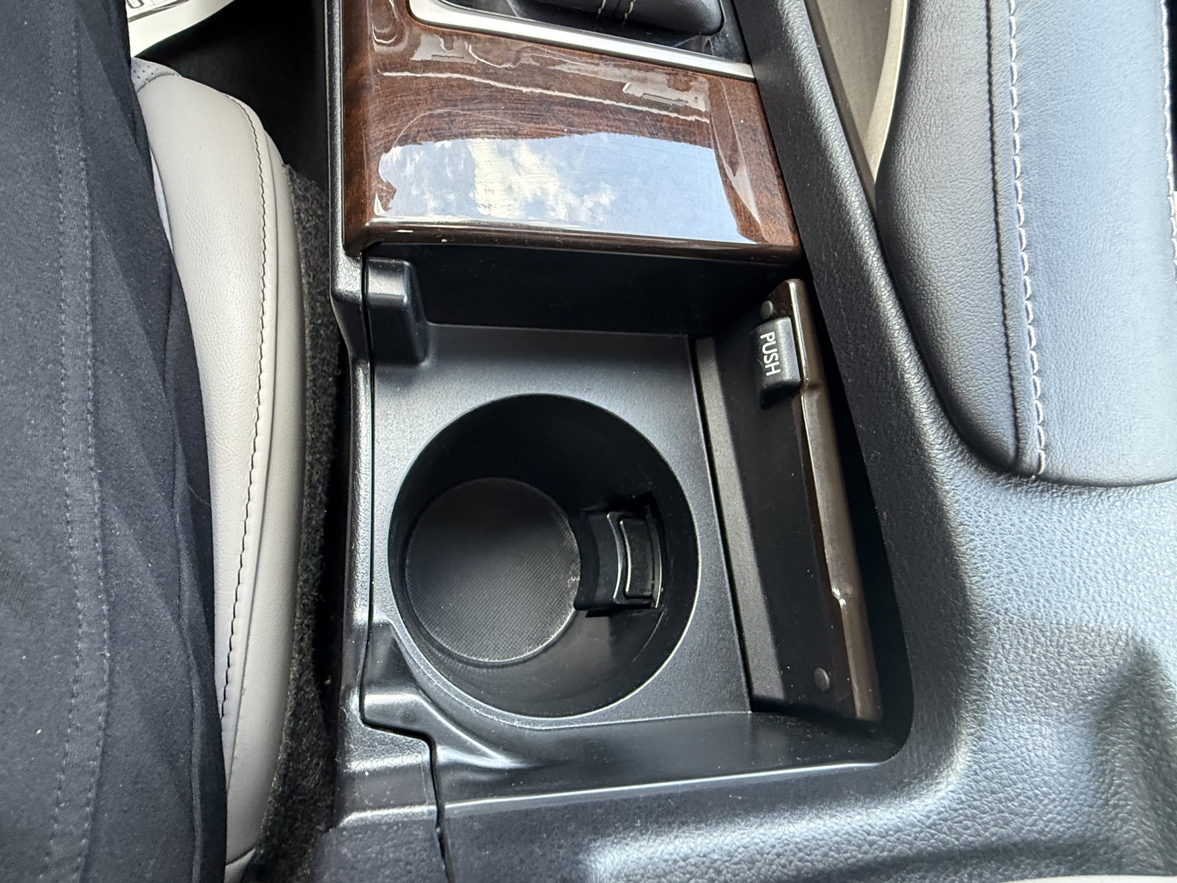 Used 2016 Lexus ES 350 w/ Luxury Package w/Wood Trim image 28