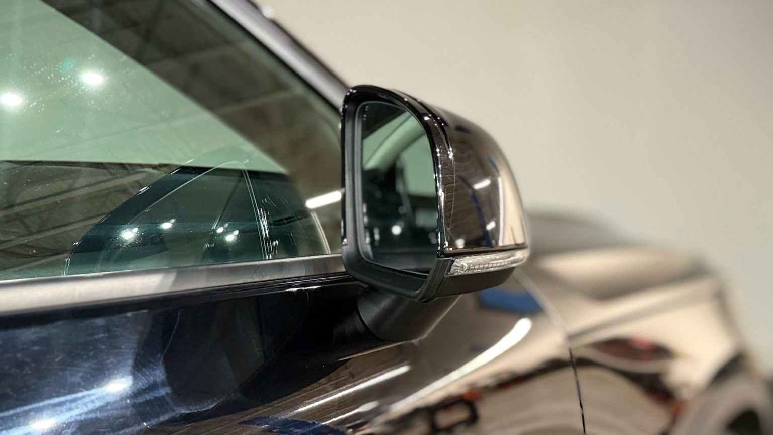 Used 2020 Volvo XC40 T5 Momentum image 13