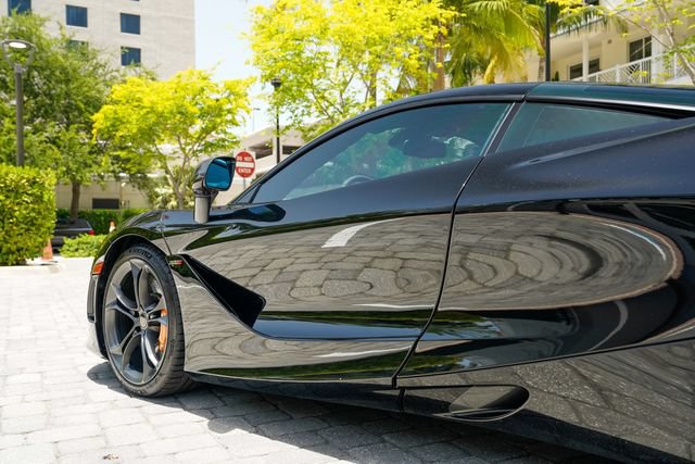 Used 2018 McLaren 720S Performance RWD image 19