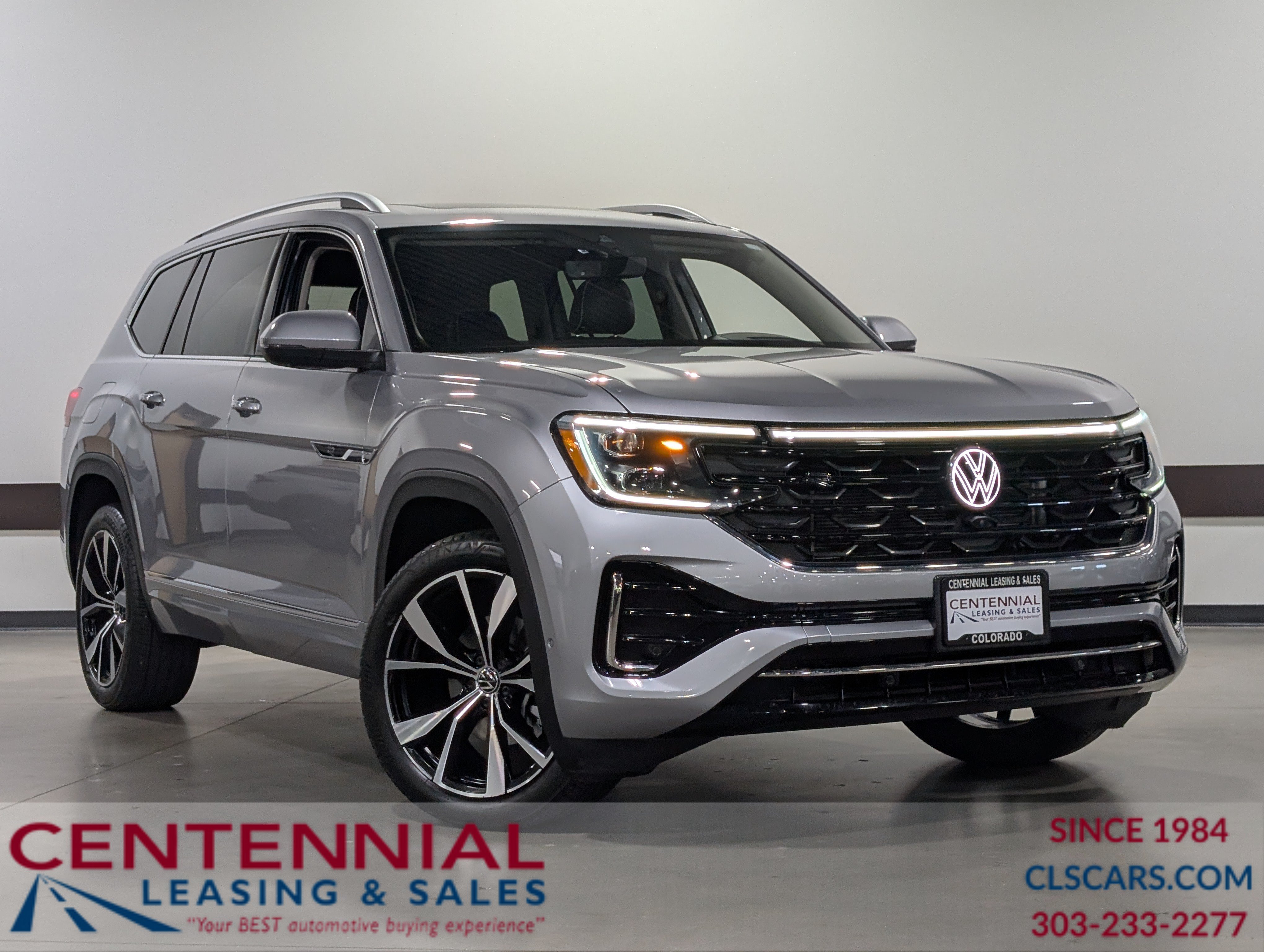 Used 2024 Volkswagen Atlas SEL Premium R-Line AWD/4WD image 1