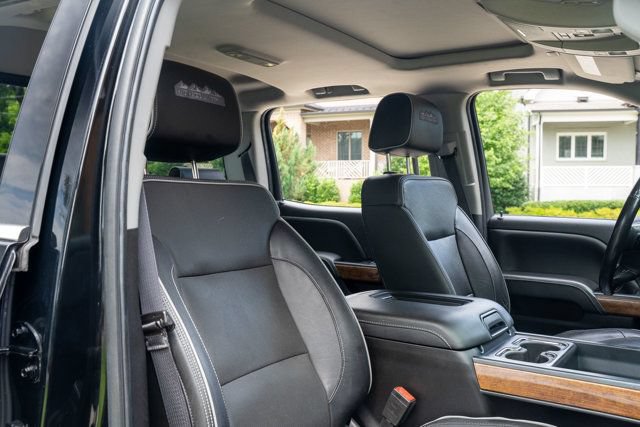 Used 2018 Chevrolet Silverado 2500 High Country w/ Duramax Plus Package AWD/4WD image 38