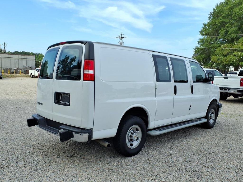 Used 2024 Chevrolet Express 2500 w/ Driver Convenience Package RWD image 10