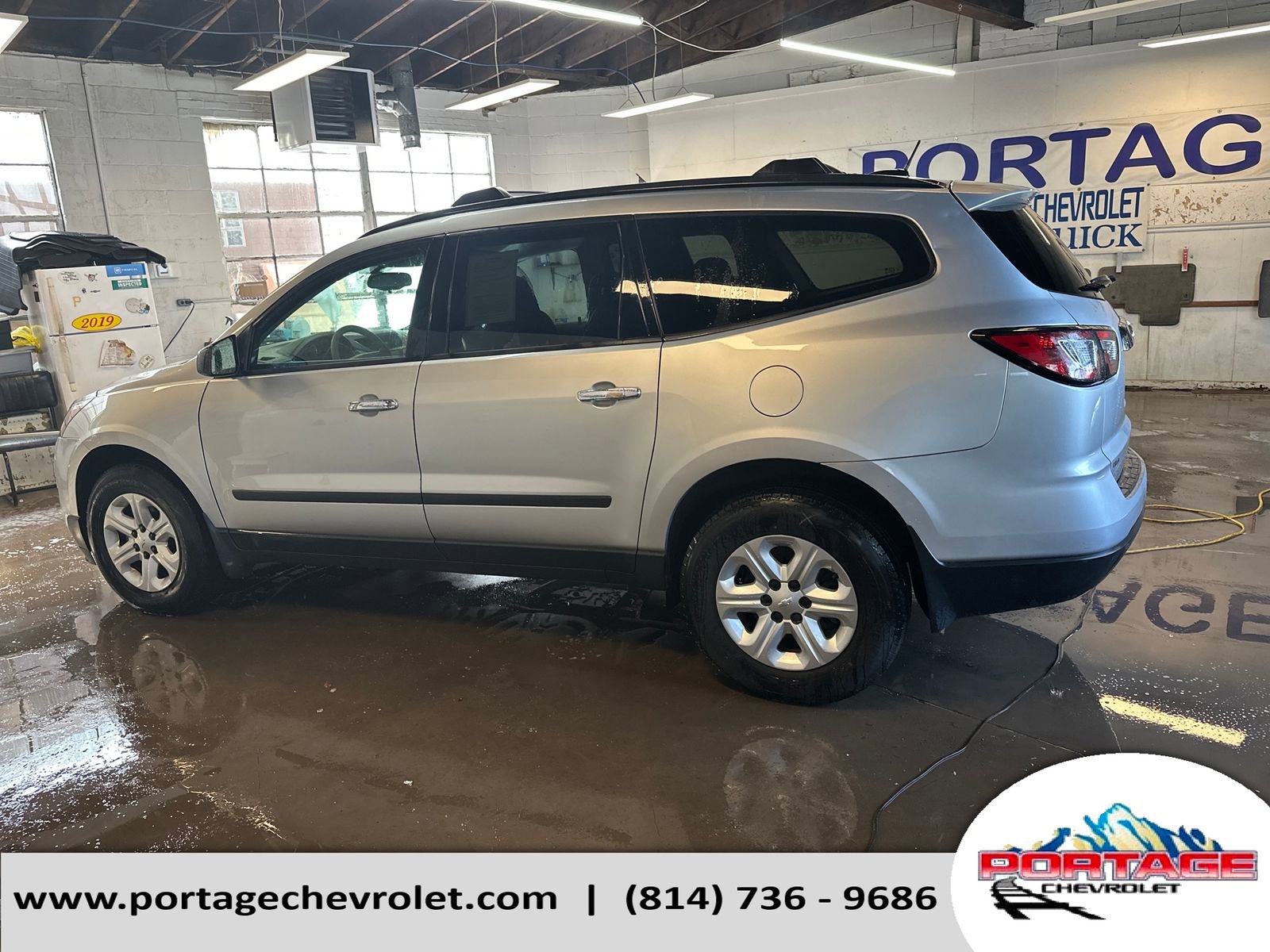 Used 2016 Chevrolet Traverse LS image 2