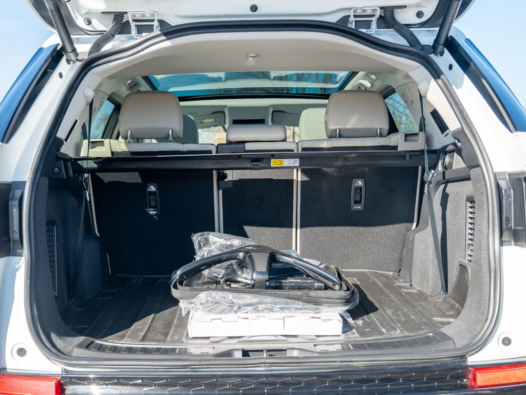 Certified 2024 Land Rover Discovery Sport S AWD/4WD image 38