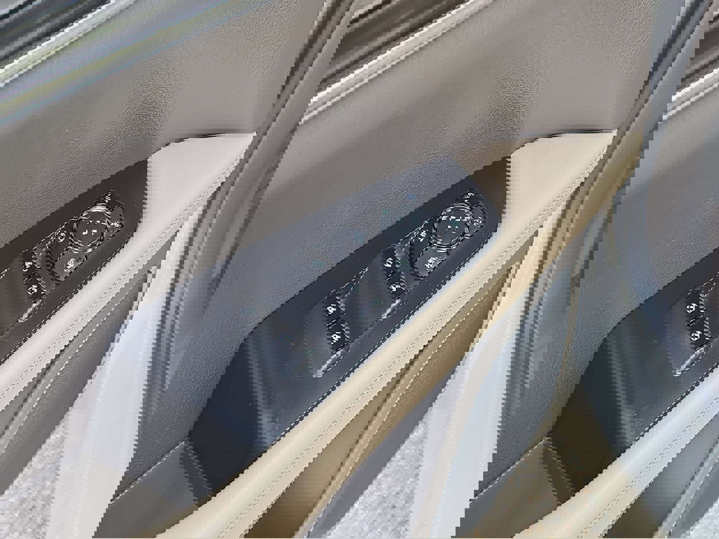 Used 2022 Lincoln Nautilus Reserve image 17