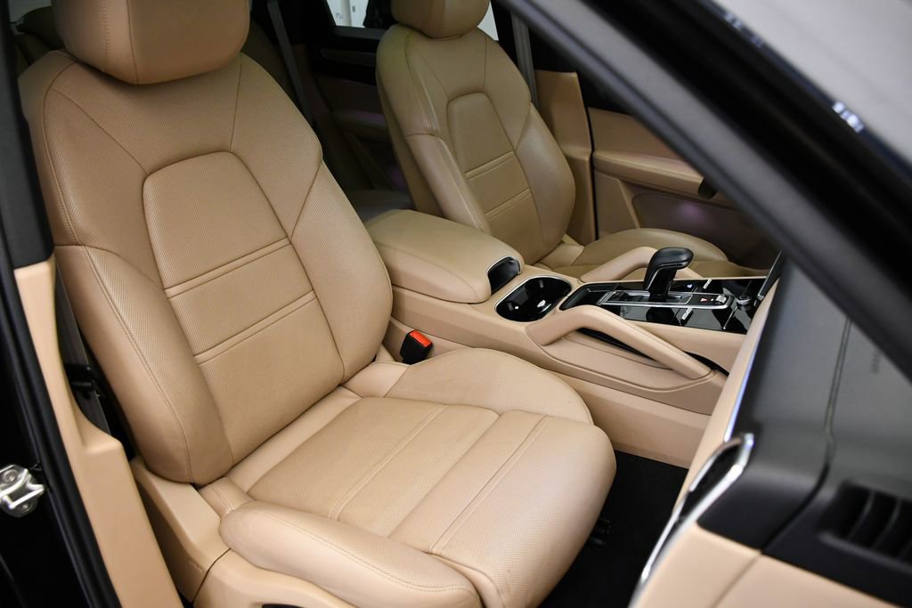 Used 2022 Porsche Cayenne Platinum Edition image 49