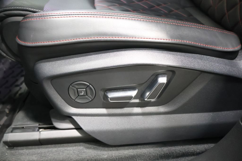 Used 2025 Audi SQ8 Prestige w/ Prestige Package image 14