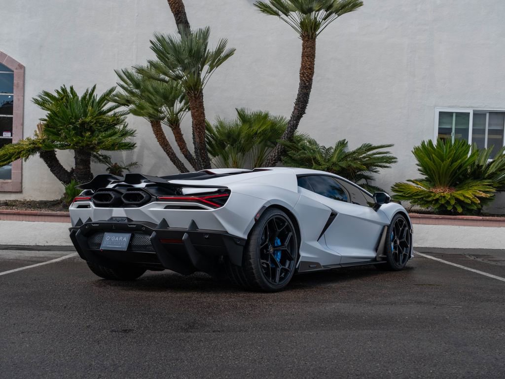 Used 2025 Lamborghini Revuelto AWD/4WD image 4