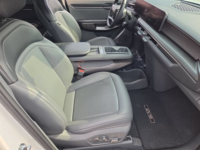 Used 2024 Kia EV9 Light Long Range RWD image 19