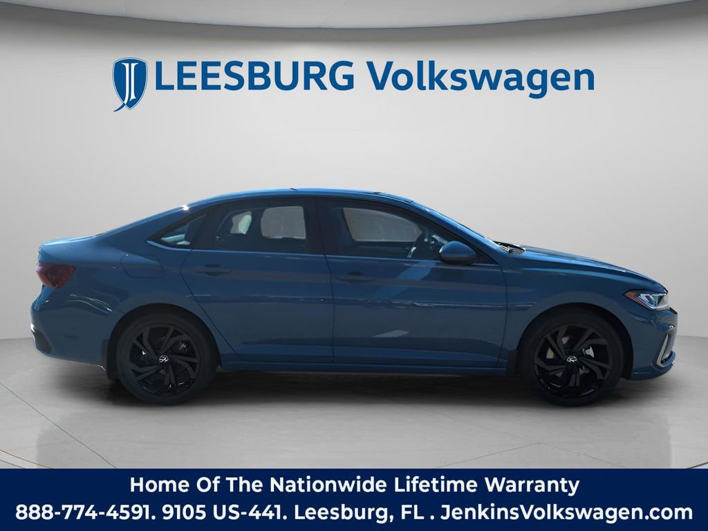 New 2026 Volkswagen Jetta SE FWD image 3