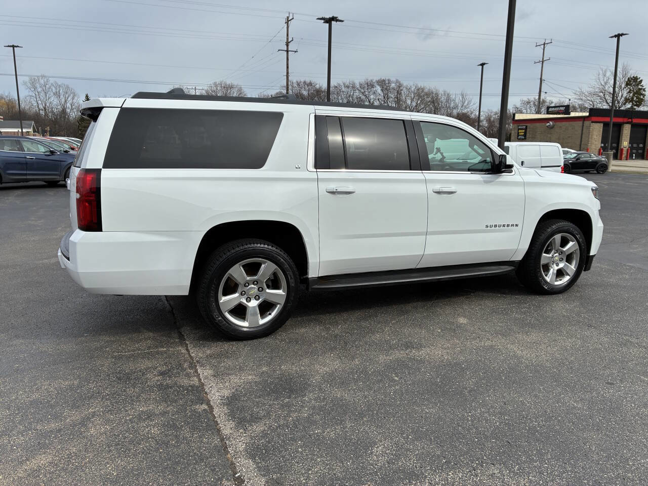 Used 2015 Chevrolet Suburban LT w/ Luxury Package AWD/4WD image 37