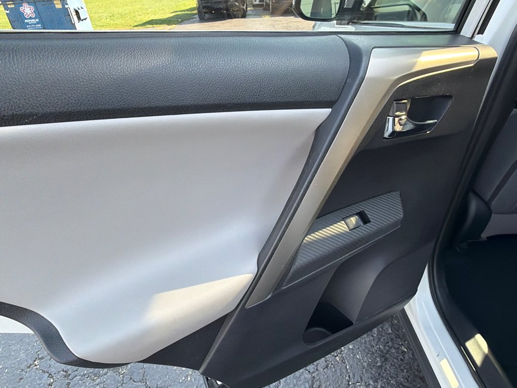 Used 2014 Toyota RAV4 Limited AWD/4WD image 29