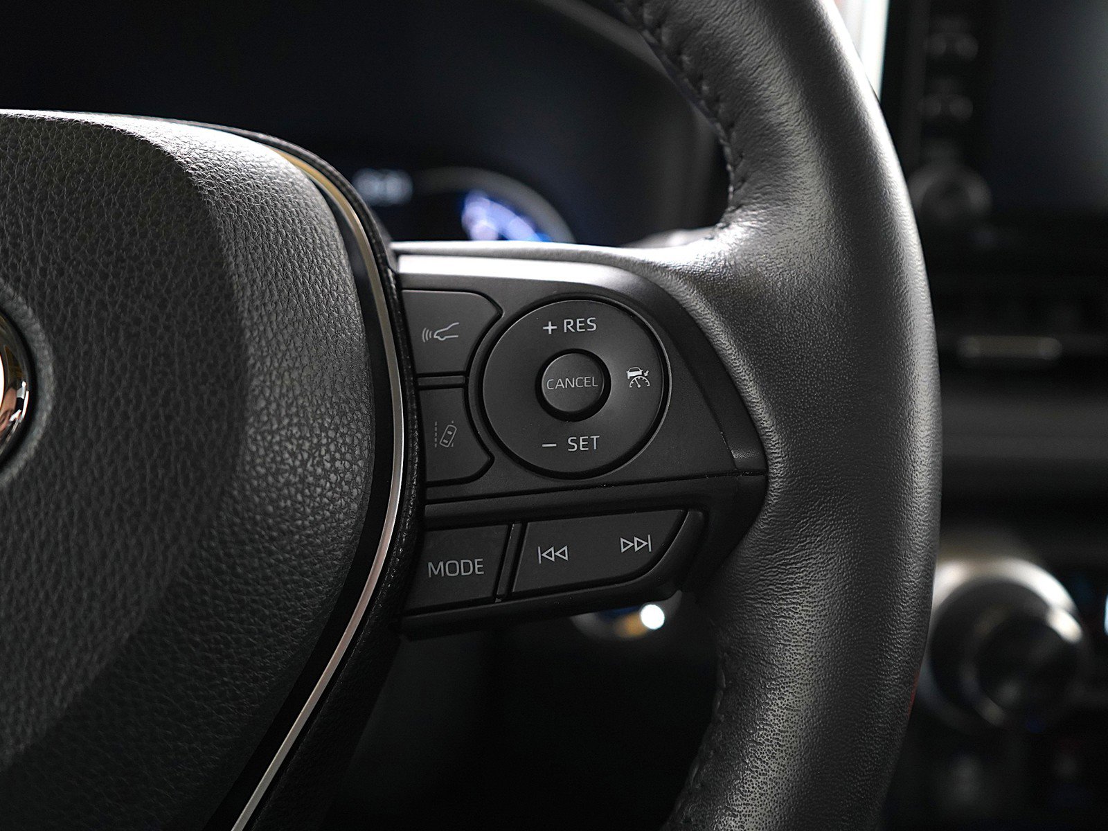 Used 2020 Toyota RAV4 Limited image 26