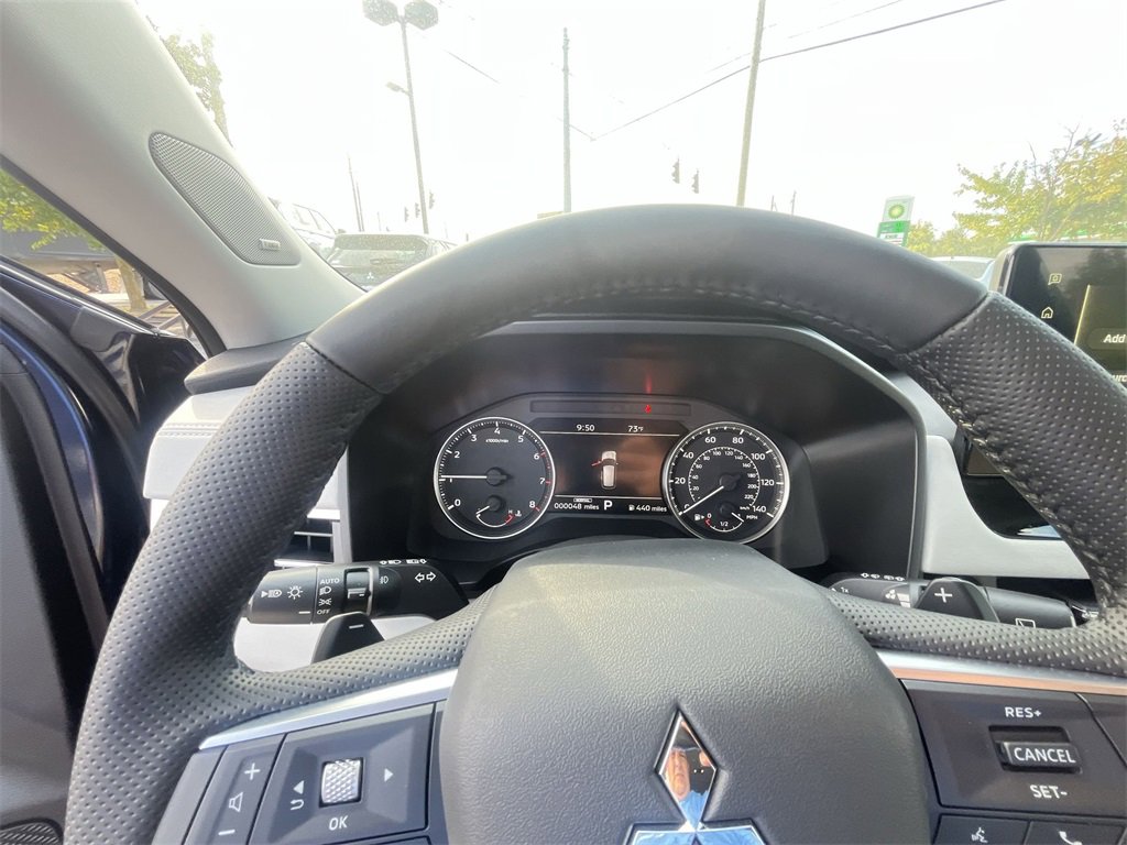 New 2025 Mitsubishi Outlander SE image 15