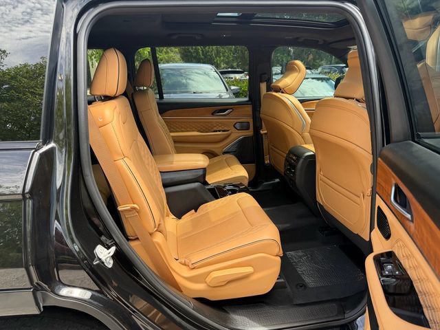 Used 2024 Jeep Grand Cherokee L Summit AWD/4WD image 18