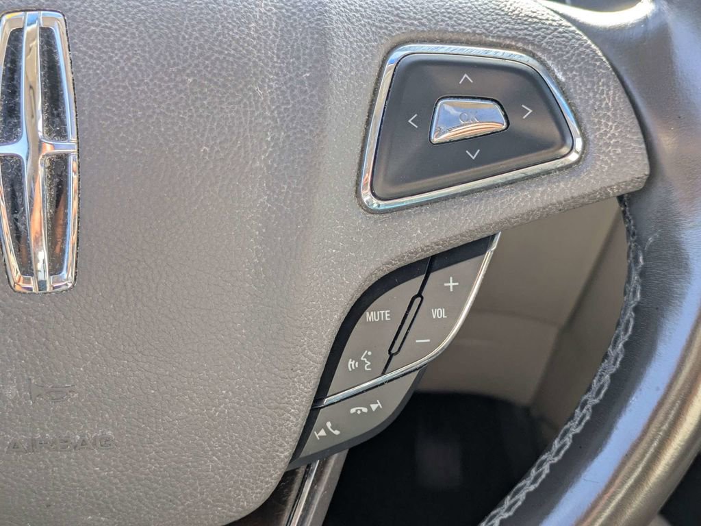 Used 2018 Lincoln MKX Reserve w/ Lincoln MKX Climate Package image 29