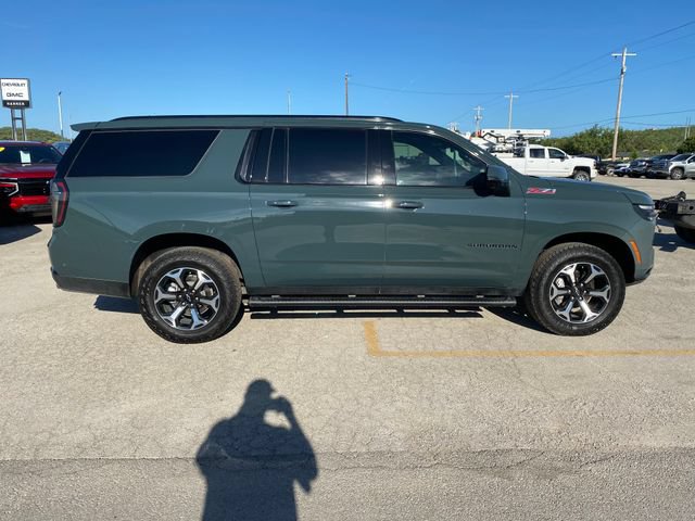 Used 2025 Chevrolet Suburban Z71 w/ Comfort Package AWD/4WD image 7