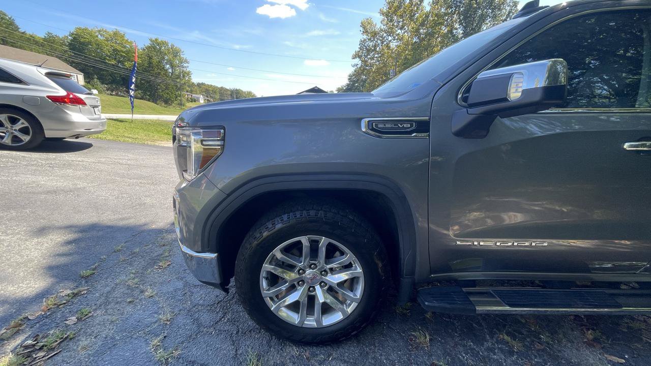 Used 2022 GMC Sierra 1500 SLT w/ SLT Premium Plus Package AWD/4WD image 4