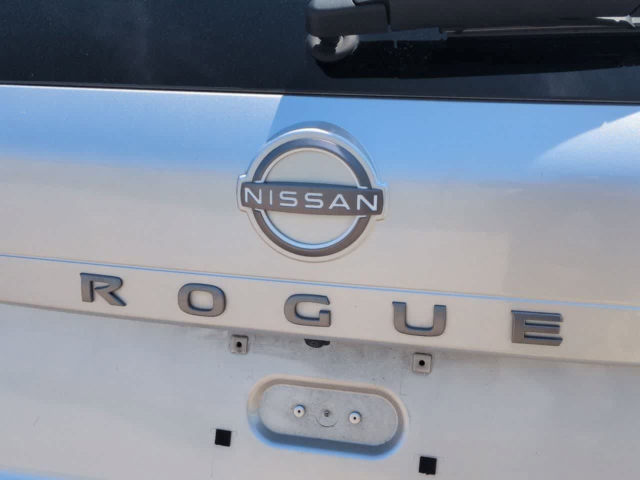 Used 2024 Nissan Rogue S FWD image 12