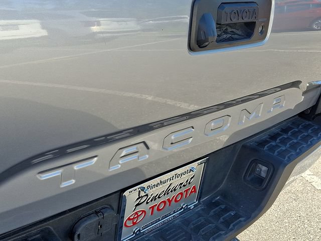 Certified 2020 Toyota Tacoma SR5 AWD/4WD image 37